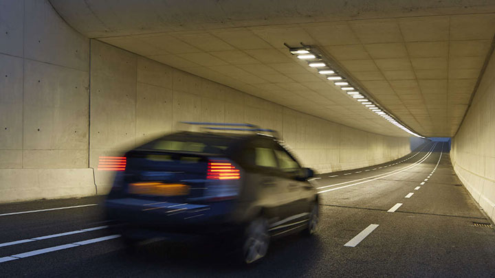 Lighting aiport roads - preventing lighting pollution