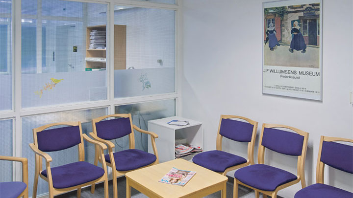  This waiting room at Holbaek Hospital, Denmark, is lit by Philips healthcare recessed lighting